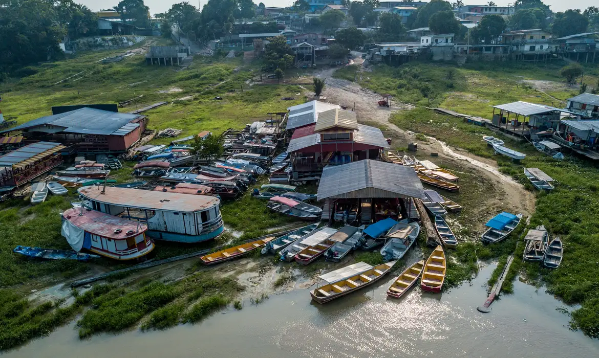 Nível do Rio Negro em Manaus é o menor em 122 anos de monitoramento