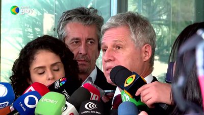 04.08.2025 (Brasília - DF) Ministro Paulo Teixeira fala com jornalistas após reunião com representantes do setor produtivo