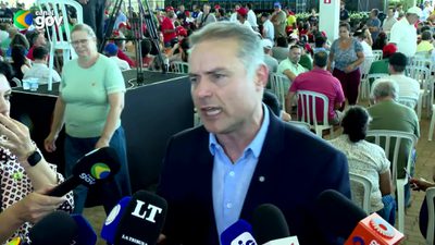 19.12.2025 (Foz do Iguaçu - PR) Ministro dos Transportes, Renan Filho, conversa com a imprensa na abertura da Ponte da Integração Brasil-Paraguai