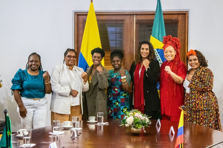 Ministra Anielle Franco e comitiva histórica de parlamentares negras se reúnem com Francia Márquez, na Colômbia
