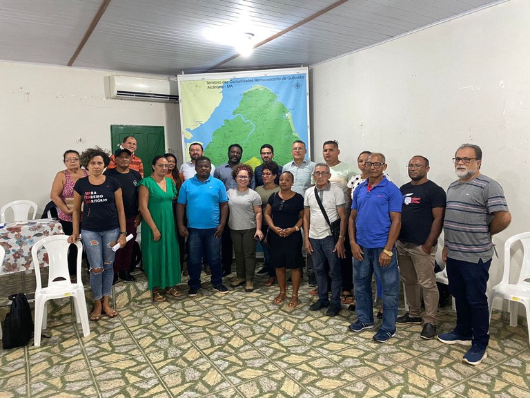 Representantes da AGU e de comunidades quilombolas se reúnem em Alcântara (MA)