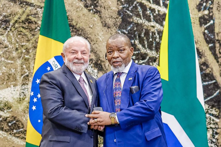 Antes de cúpula do BRICS, Lula se reúne com líderes do partido de Nelson Mandela