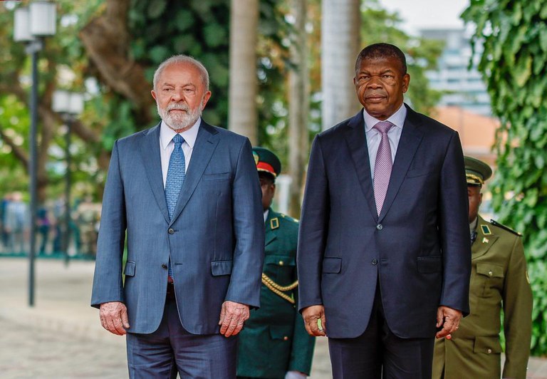 Brasil e Angola vão fortalecer parcerias para ampliar intercâmbio tecnológico, diz Lula