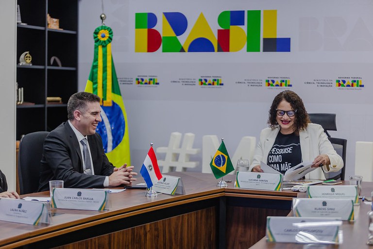 Brasil e Paraguai discutem cooperação científica em tecnologias digitais