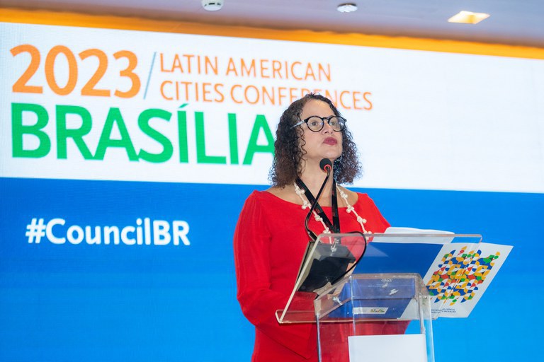 Brasil quer desenvolvimento econômico e social em bases sustentáveis e inclusivas, diz ministra