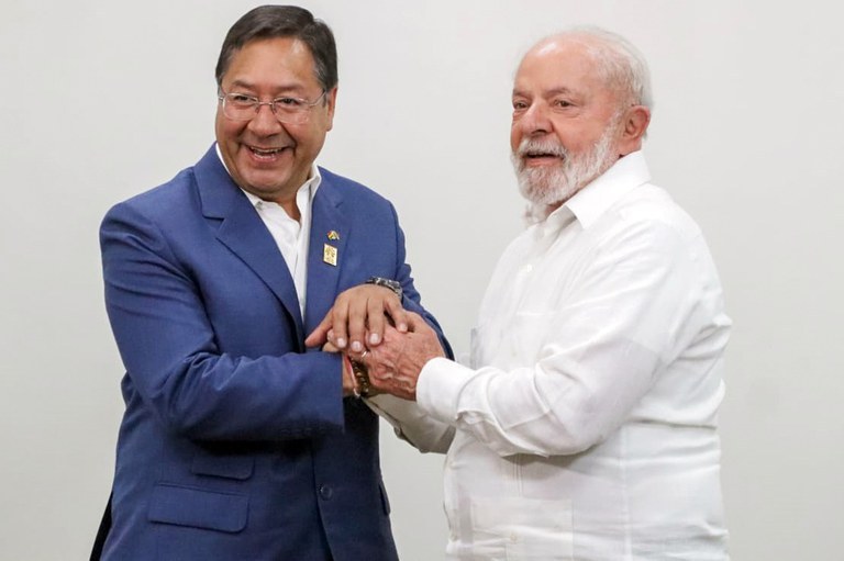 Em reunião com presidente da Bolívia, Lula defende maior cooperação entre os dois países