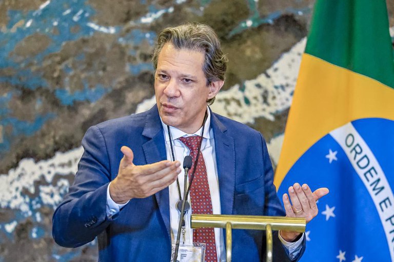 Haddad: crescimento acima da média mundial tem que ser o objetivo do Brasil