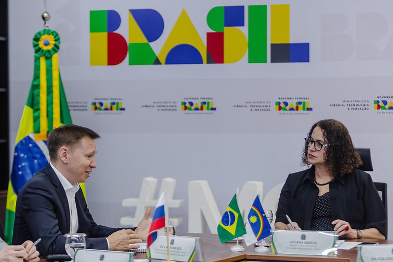 MCTI busca fortalecer parcerias em computação e tecnologias quânticas entre Brasil e Rússia