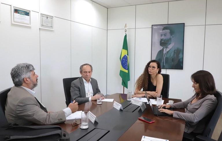 MDHC articula integração de outros setores do governo em defesa de cientistas e pesquisadores ameaçados no Brasil