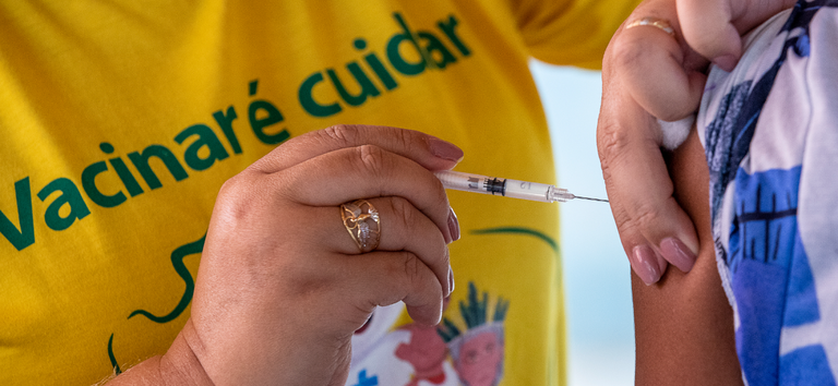 Ministério da Saúde confirma caso da variante EG.5 no Brasil e reforça vacinação como principal medida de proteção