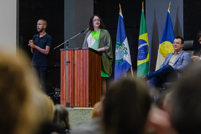 Ministra Luciana Santos enaltece papel das universidades para o desenvolvimento científico do Brasil