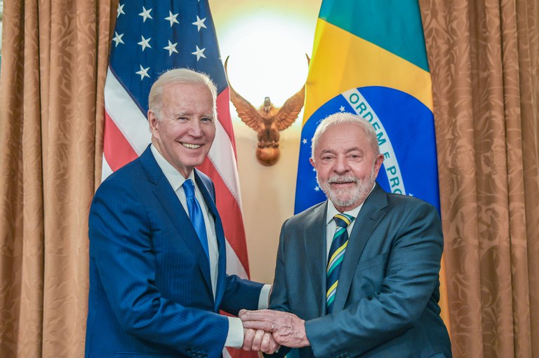 Lula conversa com o presidente dos EUA, Joe Biden, sobre dignidade do trabalho e a crise climática