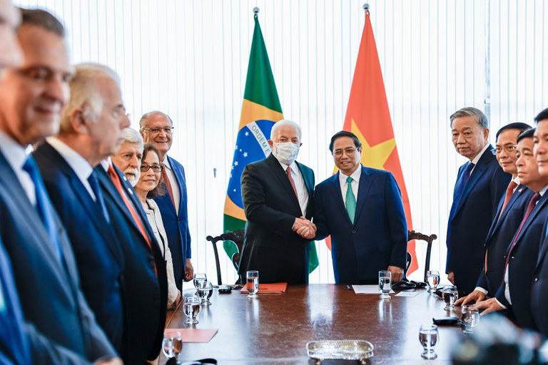 Brasil e Vietnã firmam acordos bilaterais em agricultura, educação e defesa