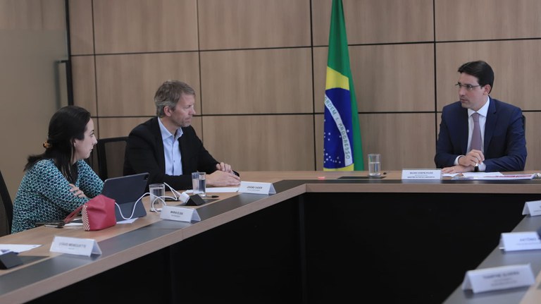 Costa Filho intensifica agenda que busca reduzir o valor das passagens aéreas no Brasil