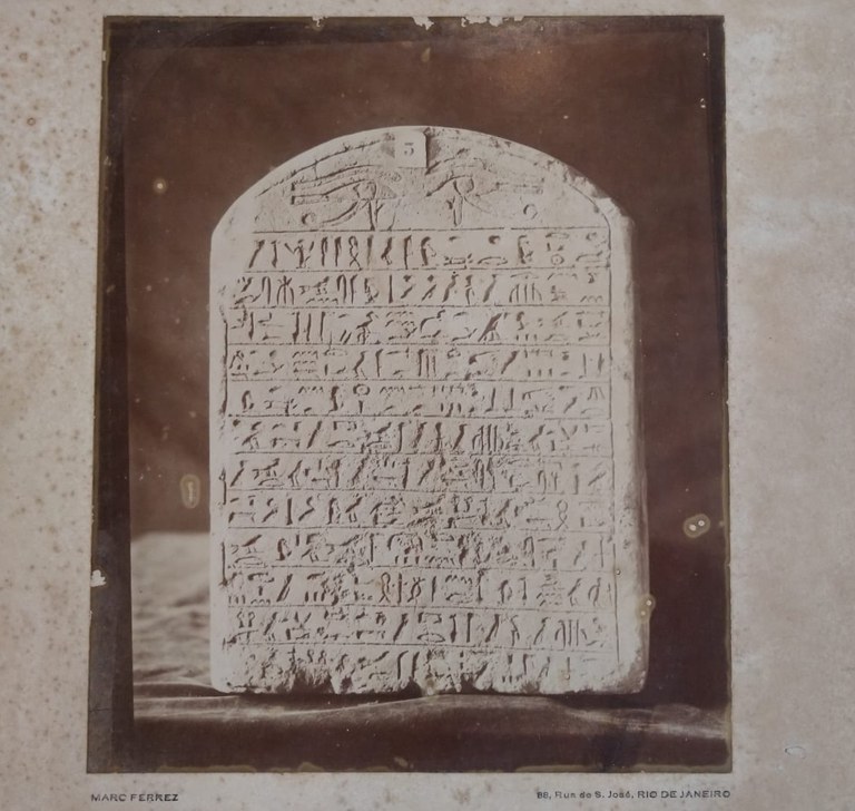 Fotos de relíquias egípcias destruídas no incêndio do Museu Nacional são identificadas na BN