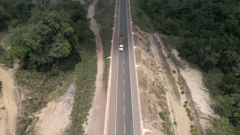 Governo Federal conclui revitalização de 35 quilômetros da BR-163/PA