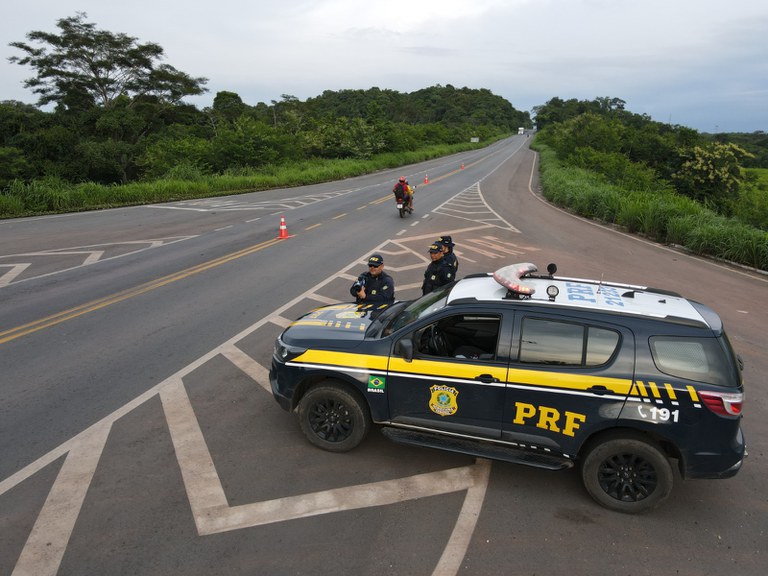 PRF intensificará fiscalizações nas rodovias federais do Piauí durante o feriado prolongado