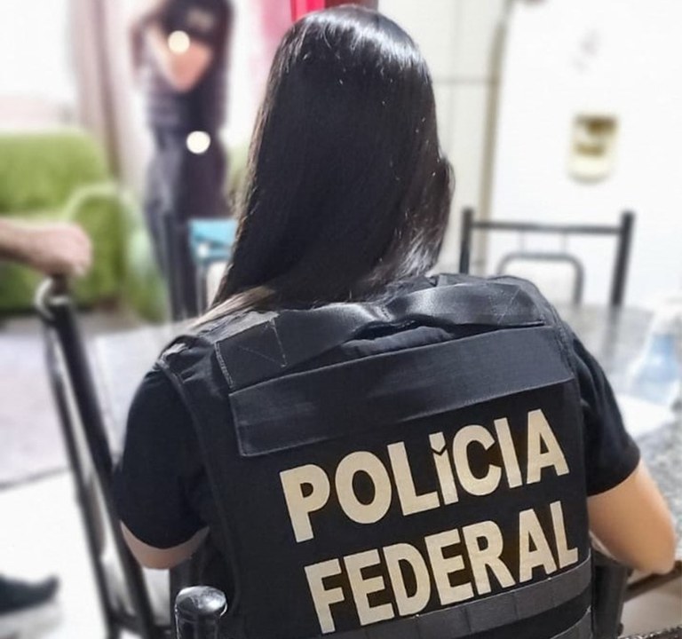 Você deve prender Gavrilov na polícia de contrabando? Respondidas em 2023