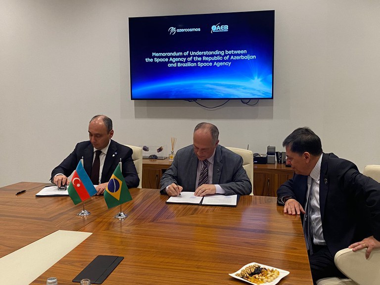 Agência Espacial Brasileira assina Memorando de Entendimento com Azerbaijão