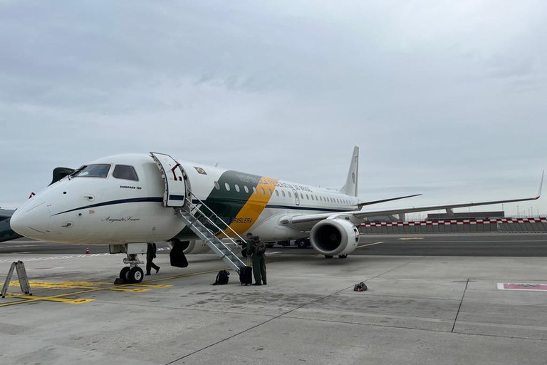Avião da Presidência decola de Roma com kits humanitários rumo ao Egito