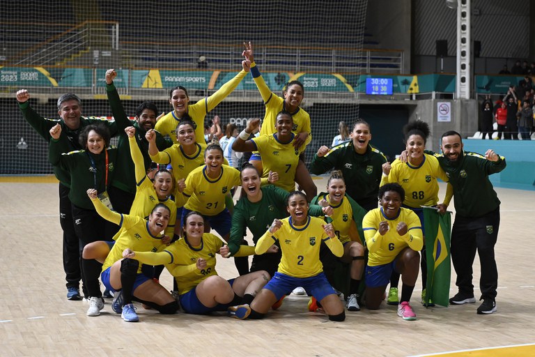 Com oito ouros em um só dia, Brasil sobe para terceiro no quadro geral de medalhas