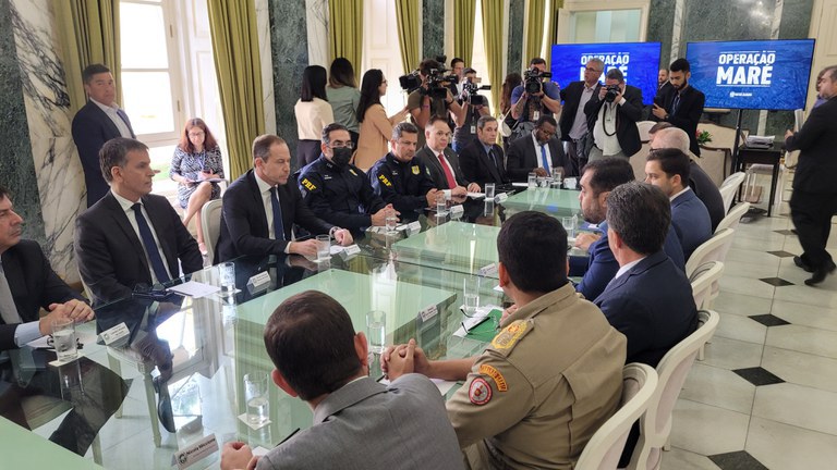 Governos federal e do RJ se reúnem para concretizar plano de reforço da segurança