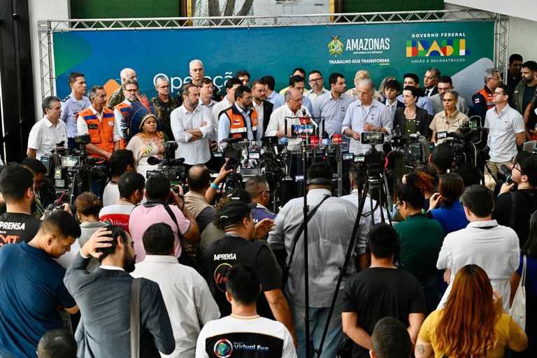 Ministra Sonia Guajajara está no Amazonas em comitiva interministerial