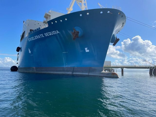 Petrobras contrata navio para Terminal de Regaseificação de GNL da Bahia