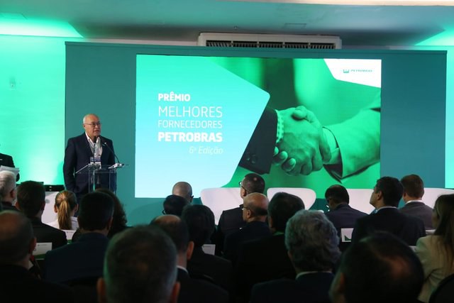 Petrobras premia as melhores empresas fornecedoras durante a OTC Brasil