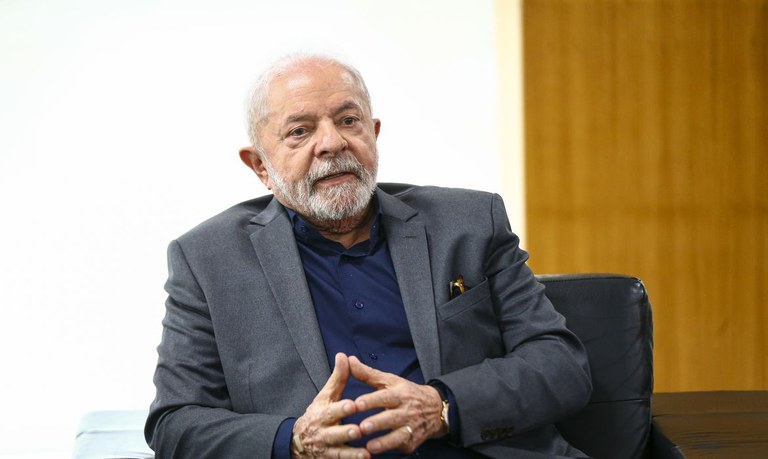 Em conversa com o presidente do Egito, Lula pede apoio para retirada de brasileiros em Gaza