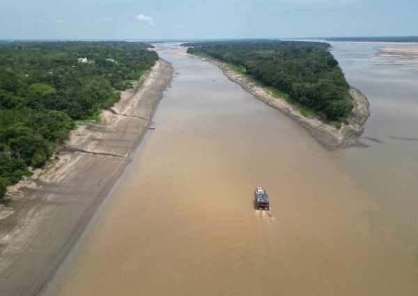 Rios Negro, Solimões e Amazonas registram novas mínimas históricas