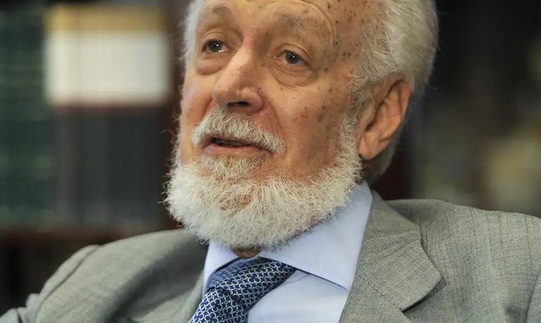 Presidente Lula manifesta pesar pelo falecimento do diplomata e historiador Alberto da Costa e Silva