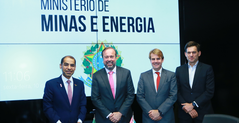 Alexandre Silveira recebe embaixador dos Emirados Árabes e diretores da ADNOC para discutir investimentos no Brasil