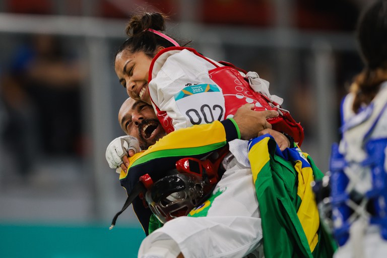 Brasil passa a marca de 100 ouros no Parapan de Santiago