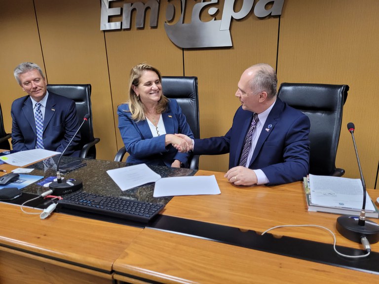 Embrapa e AEB firmam parceria em projeto  do Programa Artemis, da Nasa