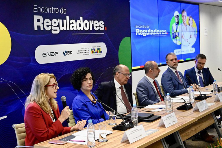 MDIC e BID promovem encontro para debater melhorias regulatórias
