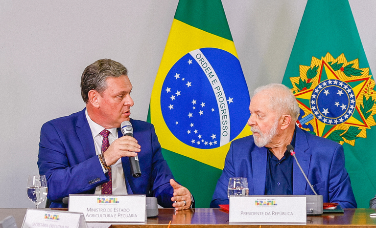 Ministro Carlos Fávaro integra comitiva do presidente Lula para Oriente Médio e Alemanha