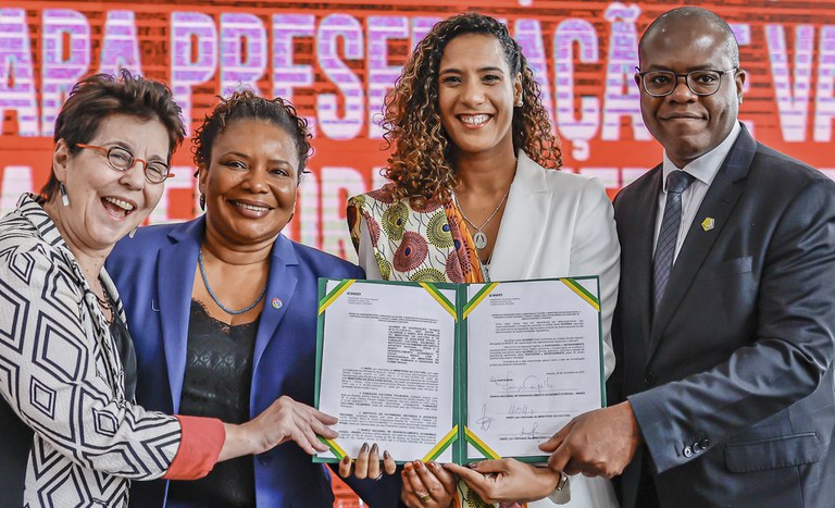 MIR assina acordo com BNDES para preservar e fortalecer região da Pequena África