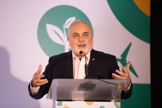 Presidente da Petrobras debate industrialização e transição energética