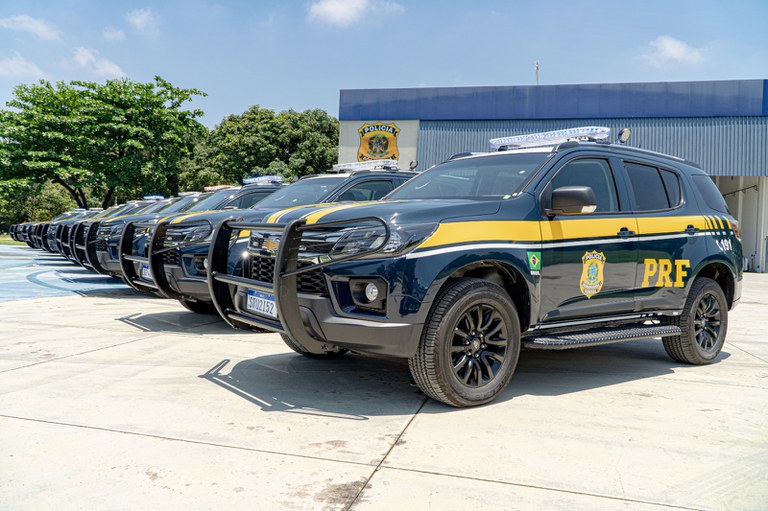 PRF recebe novas viaturas para reforçar o policiamento no RJ