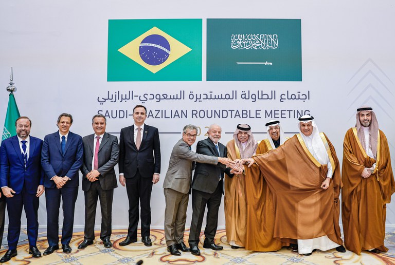 Visita à Arábia Saudita marca nova era nas relações com o Brasil, diz presidente Lula