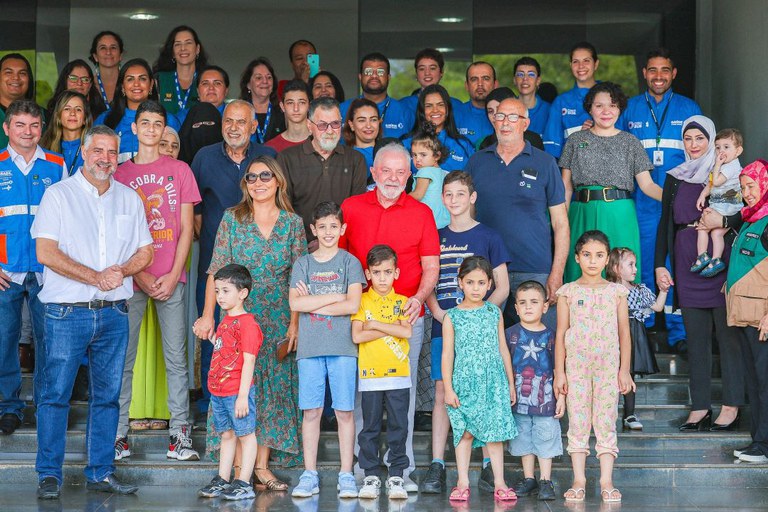 “Nós vamos continuar cuidando de vocês”, afirma Lula em almoço de boas-vindas a repatriados de Gaza