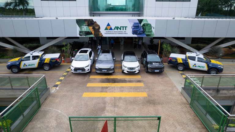 Fiscalização: ANTT avança testes para usar carros elétricos e híbridos