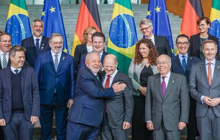 Brasil e Alemanha discutem fortalecimento da cooperação na área de Defesa