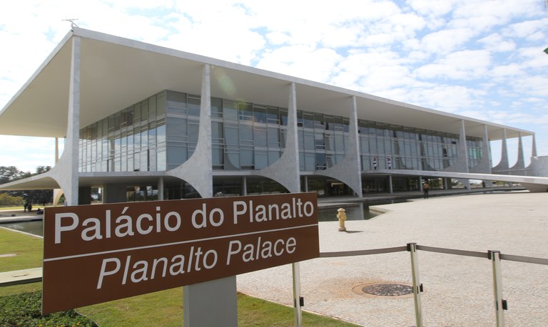 Empenho de emendas parlamentares mais que dobra no primeiro ano do governo Lula