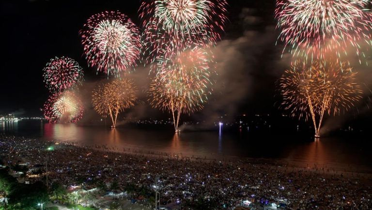 Festas de Réveillon devem atrair mais de 19 milhões de pessoas e movimentar o turismo de norte a sul do Brasil