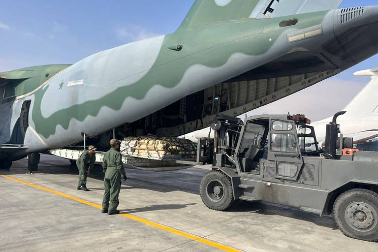 Governo  conclui transporte de 11 toneladas de alimentos em apoio às vítimas do conflito no Oriente Médio