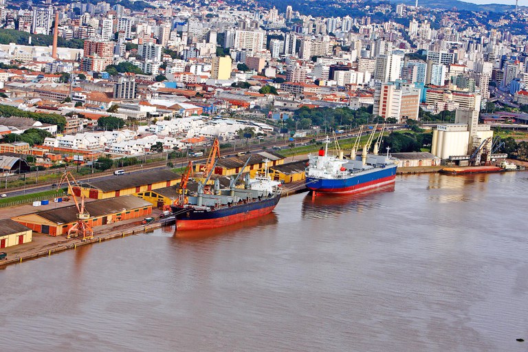 Governo realiza leilão de mais quatro áreas portuárias