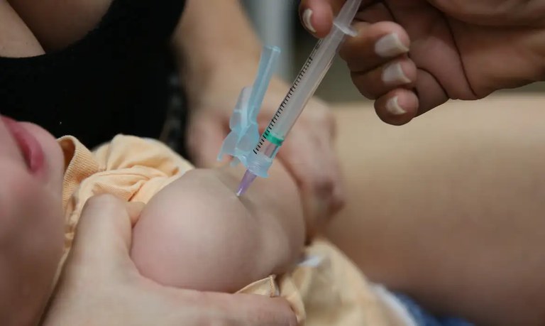 Ministério da Saúde prorroga vacinação contra a gripe na região Norte até 29 de fevereiro