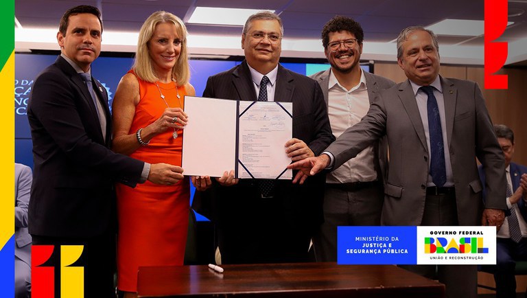 MJSP e Embaixada dos Estados Unidos formalizam doação de 400 câmeras corporais para o Brasil